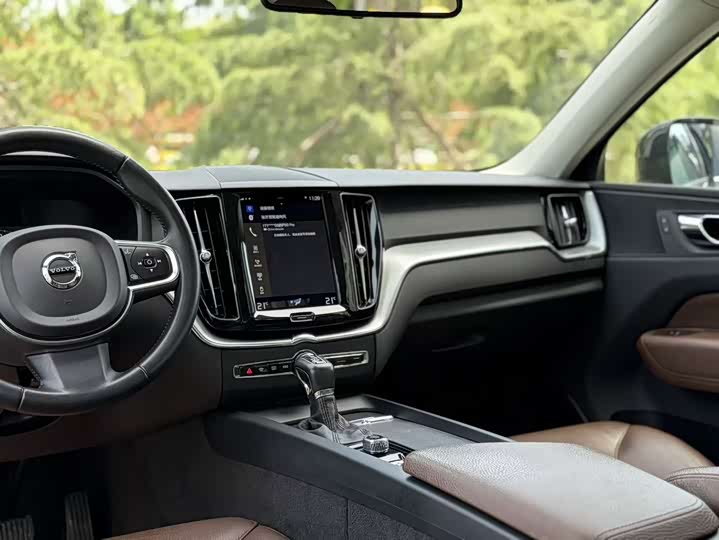 Volvo XC60 2020 T 5 4 WD — фото 17