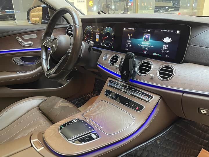 Mercedes-Benz E-Class рестайлинг E 260 L — фото 12