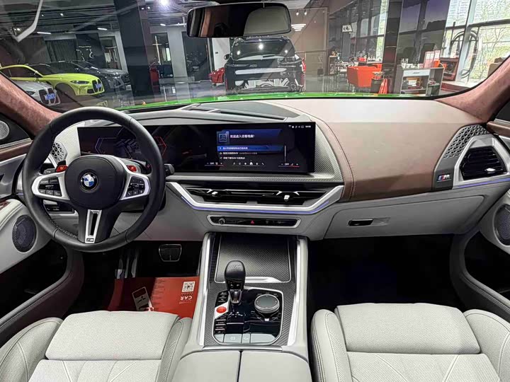 BMW XM 2023 50e — фото 15