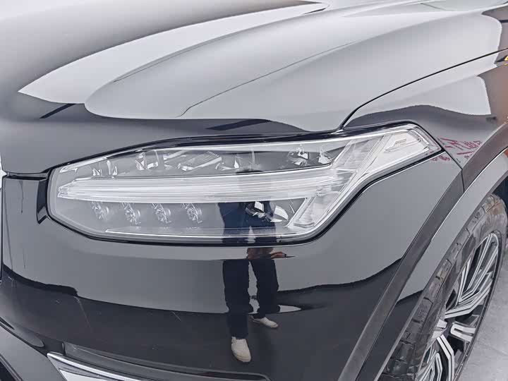 Volvo XC90 2022 B 6 7 — фото 14