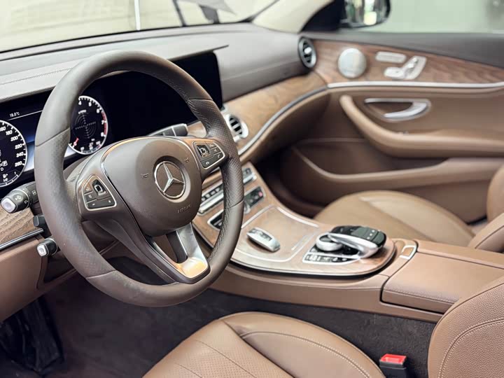 Mercedes-Benz E-Class 2018 E 300 L Luxury — фото 5