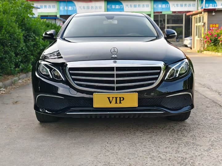 Mercedes-Benz E-Class 2018 E 200 L Sport — фото 2