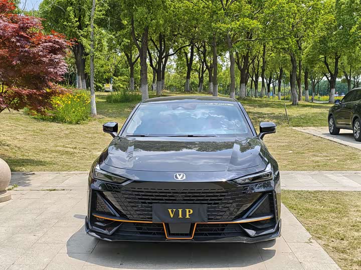 Changan UNI-V 2023 1.5 T — фото 2