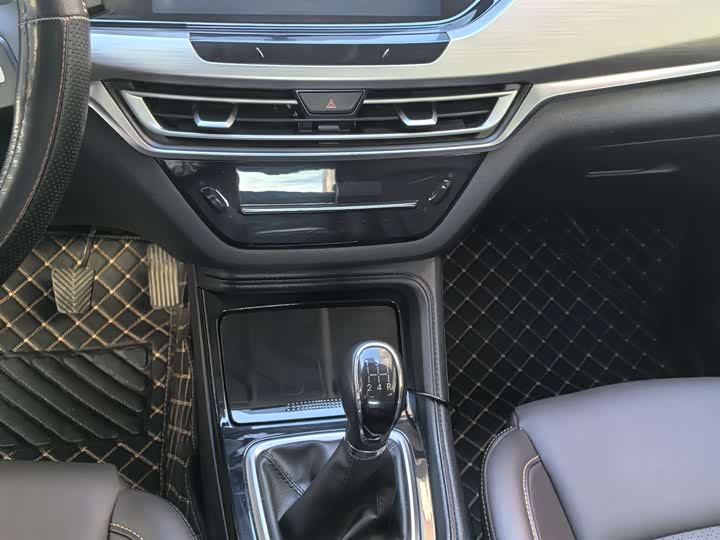 Changan CS35 PLUS 2019 1.6 L MT — фото 10