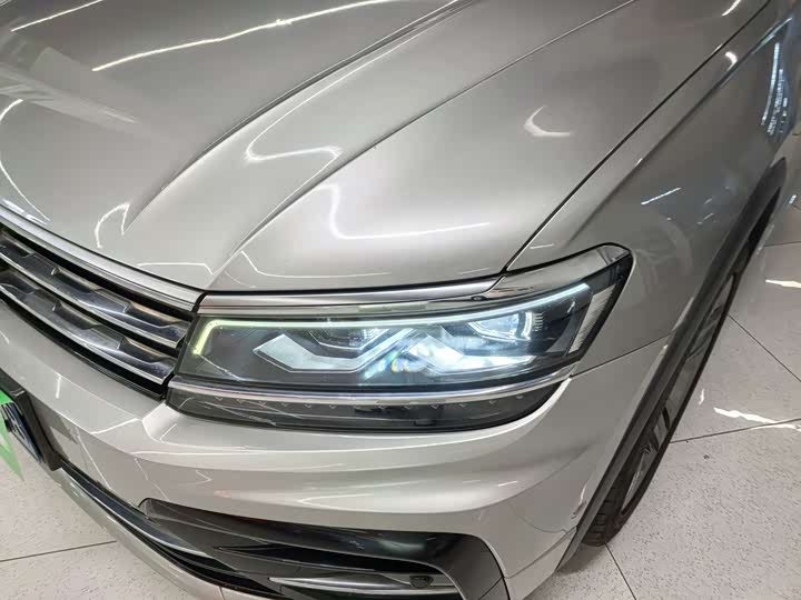 Volkswagen Tiguan 2018 330 TSI 4 WD — фото 15