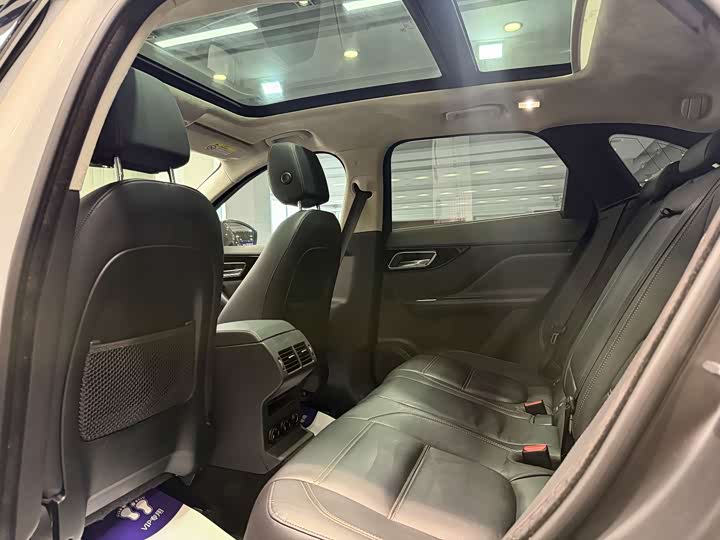 Jaguar F-PACE 2019 2.0 T 2 WD — фото 29