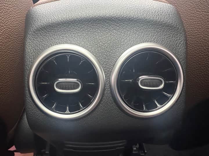 Mercedes-Benz GLB 2024 GLB 220 — фото 11