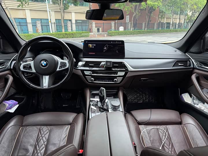 BMW 5 Series 540i M спортпакет — фото 8
