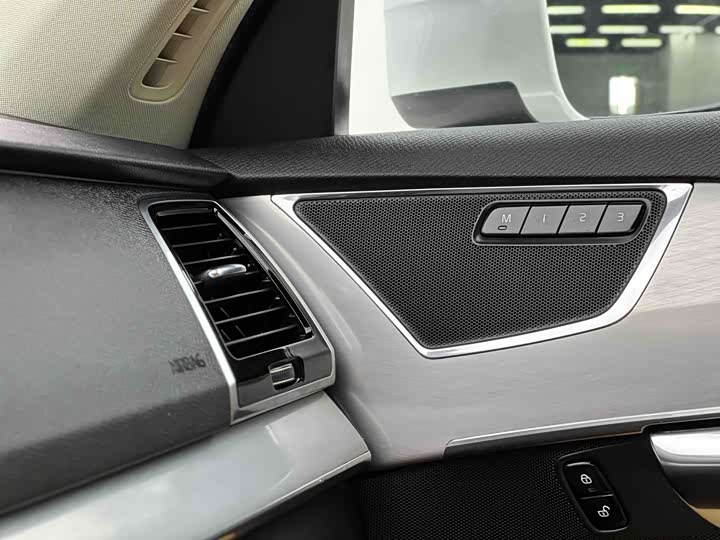 Volvo XC90 2015 T 6 7 — фото 14