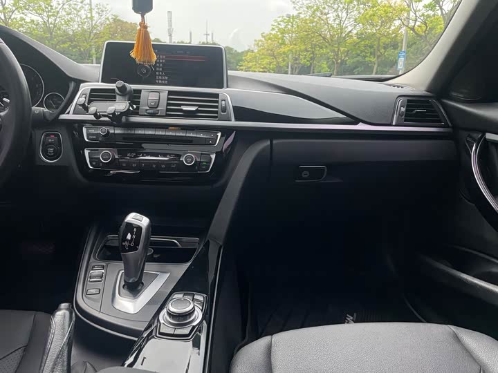 BMW 3 Series 320Li стиль — фото 17