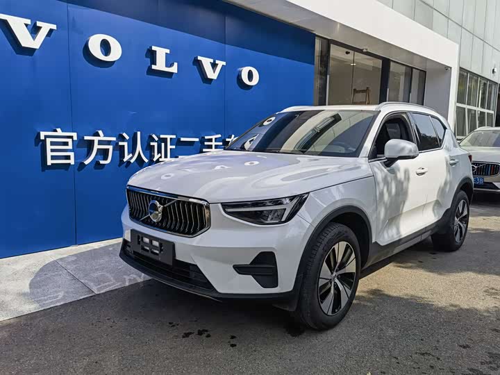 Volvo XC40 2024 B 3 — фото 1