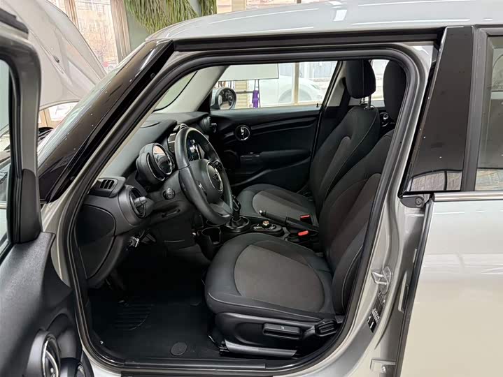 MINI Hatch — фото 16