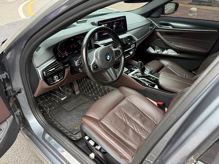 BMW 5 Series 540i M спортпакет — фото 9