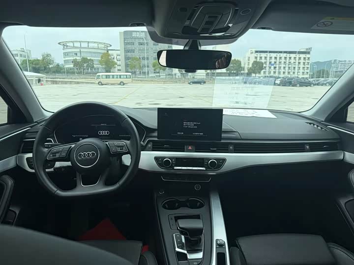 Audi A4L 40 TFSI люкс-динамик — фото 5