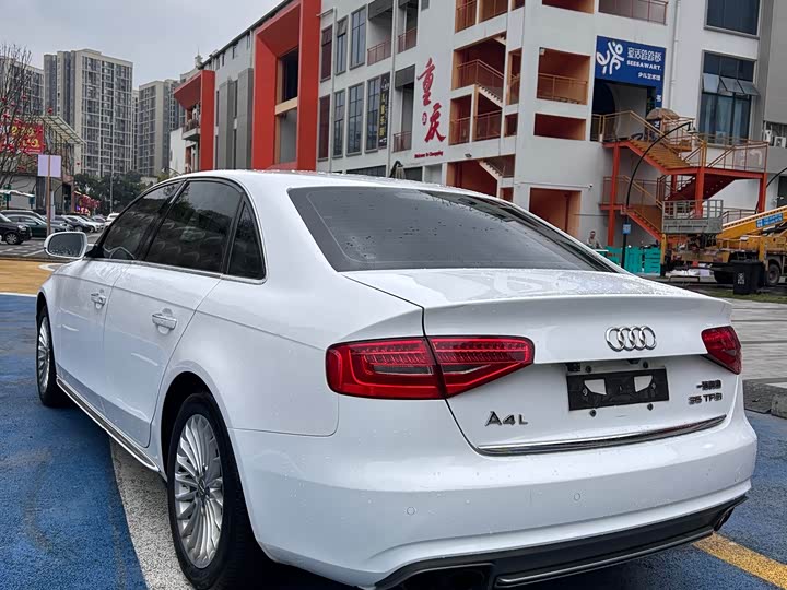 Audi A4L 35 TFSI S line комфорт — фото 7