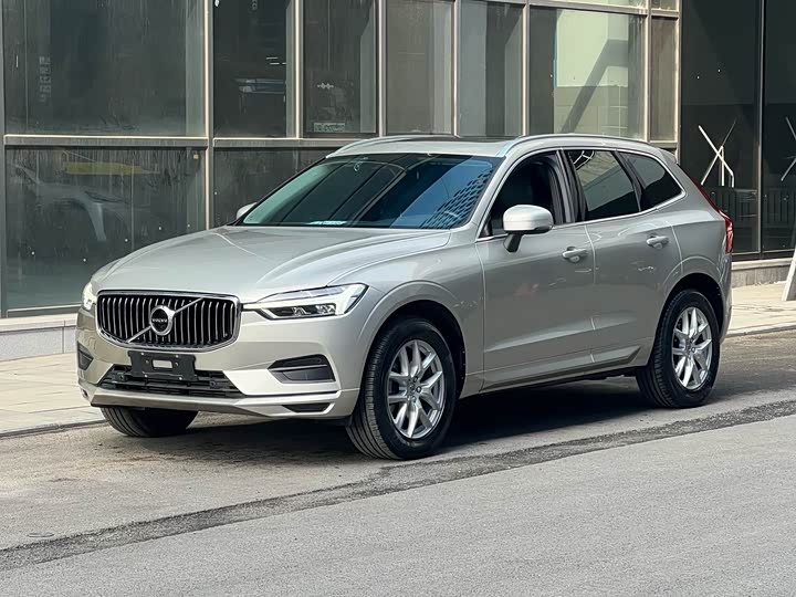 Volvo XC60 2019 T 5 4 WD VI — фото 1