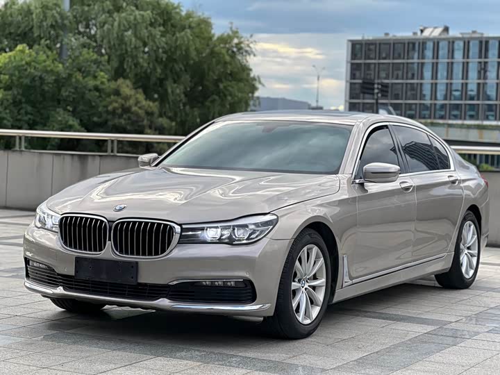BMW 7-Series 2017 730 Li Leading