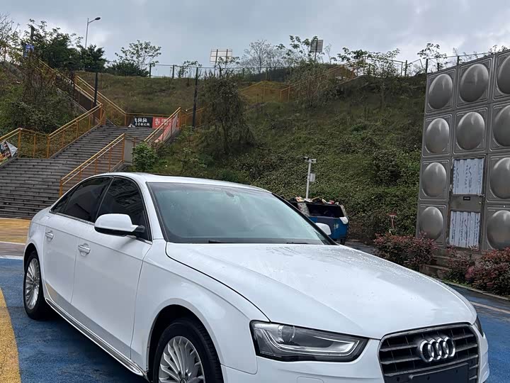 Audi A4L 35 TFSI S line комфорт — фото 3