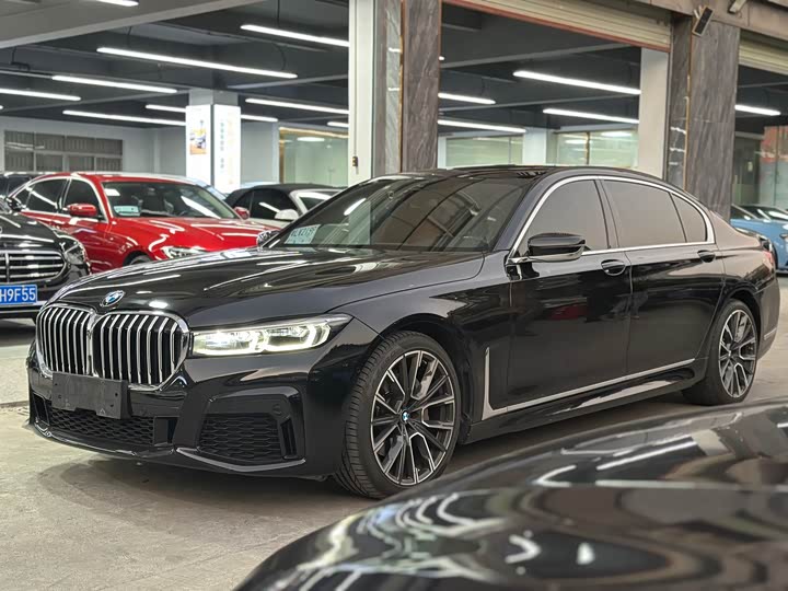 BMW 7-Series 2021 740 Li Leading M