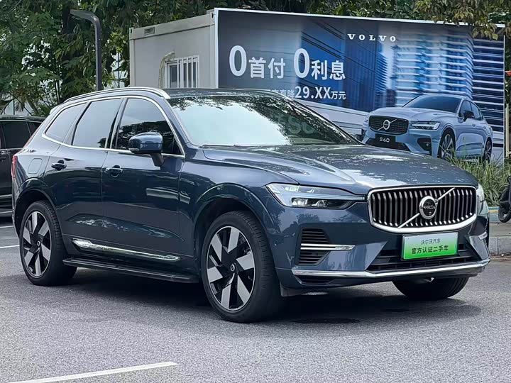 Volvo XC60 Hybrid 2024 T 8 PHEV 4 WD — фото 3