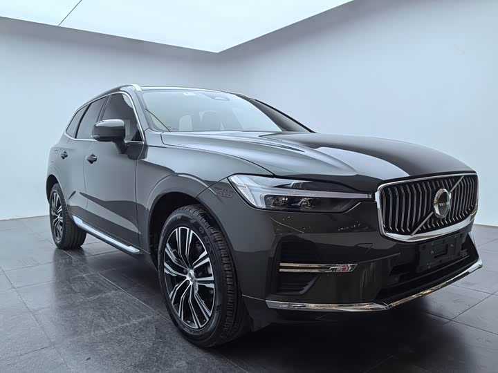 Volvo XC60 2022 B 5 4 WD — фото 3