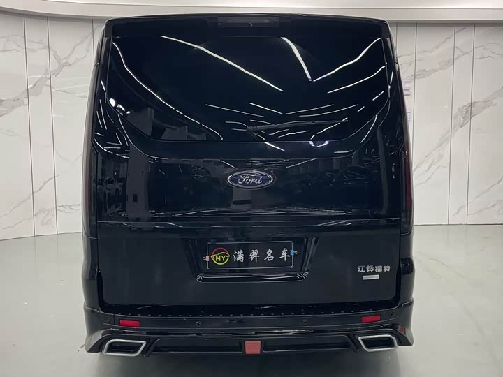 Ford Tourneo — фото 10