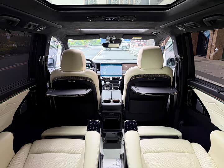 Trumpchi M8 2023 400 T — фото 12