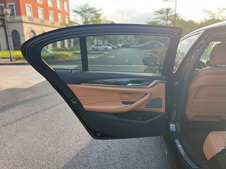 BMW 5-Series 2018 530 Li Leading M — фото 30
