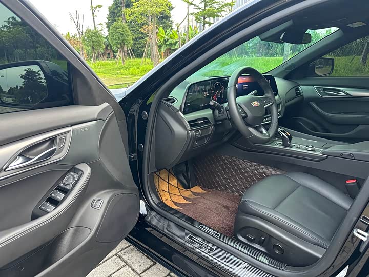 Cadillac CT 5 2024 28 T Luxury Pro — фото 4