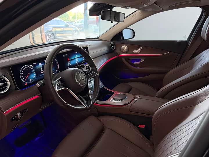Mercedes-Benz E-Class 2022 E 260 L Sport 4 MATIC — фото 7