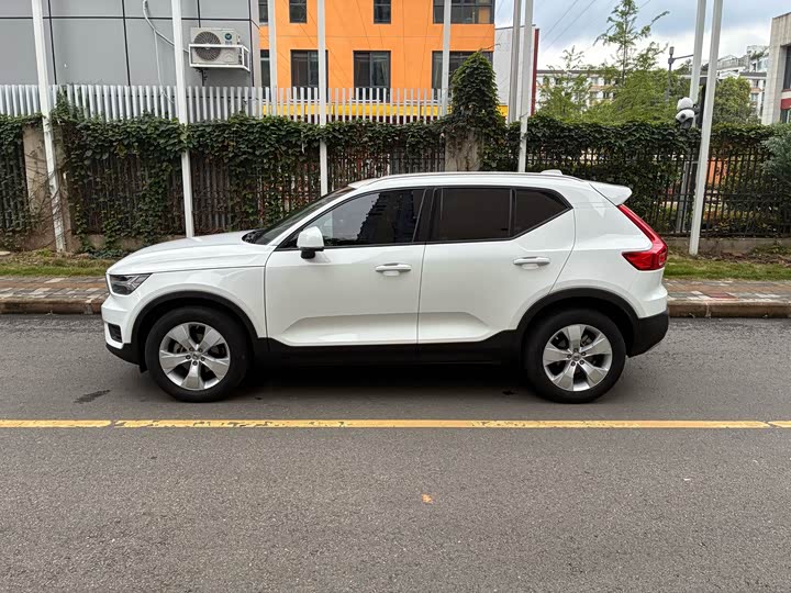 Volvo XC40 2021 T 3 — фото 4