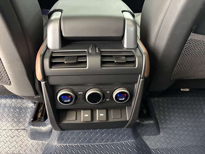 Land Rover Defender — фото 19