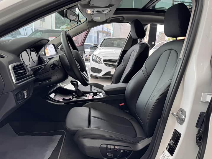 BMW 1-Series 2018 118i Sport — фото 17