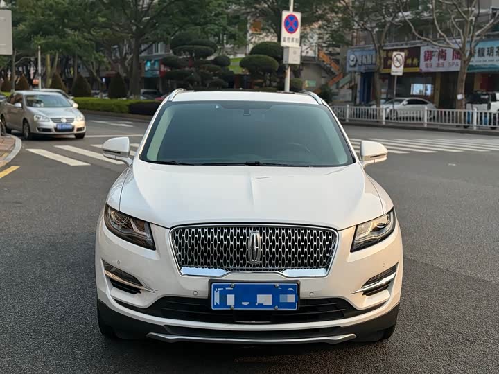 Lincoln MKC 2019 2.0 T 4 WD VI — фото 2