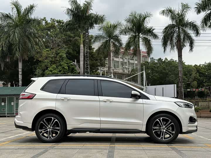 Ford Edge — фото 4