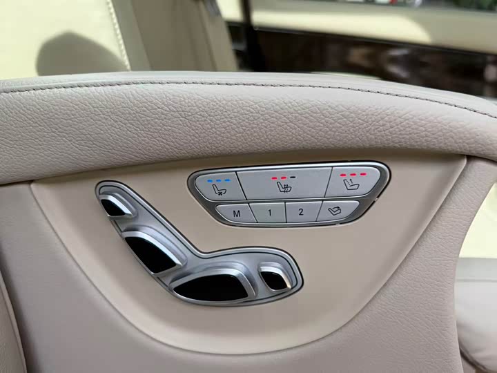 Mercedes-Benz V-Class 2018 V 260 L VI — фото 19