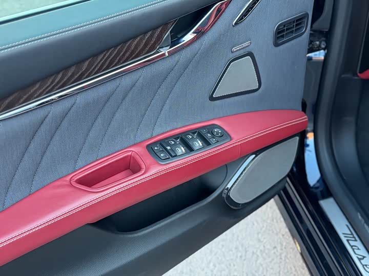 Maserati Quattroporte — фото 5