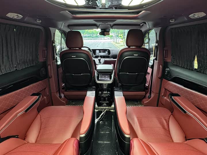Ford Tourneo — фото 16