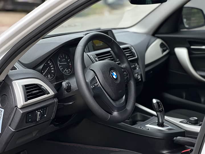 BMW 1-Series 2016 120i — фото 6