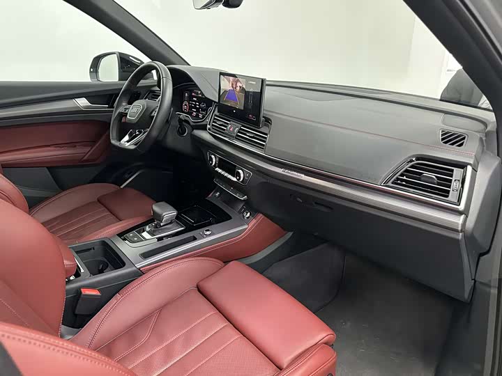 Audi Q5L 2025 40 TFSI — фото 13
