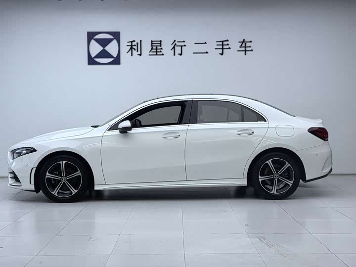 Mercedes-Benz A-Class 2023 A 200 L — фото 2