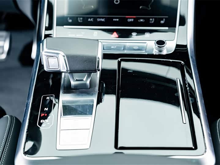 Audi Q8 2022 55 TFSI — фото 16