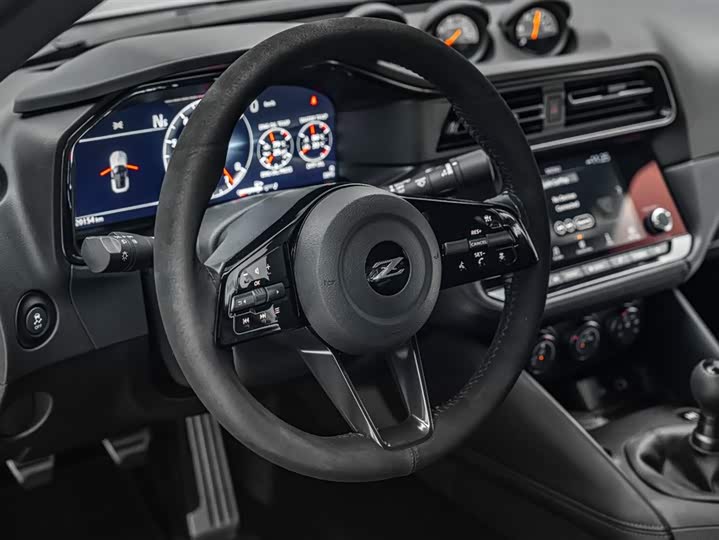 Nissan 400 Z 2023 3.0 T — фото 20