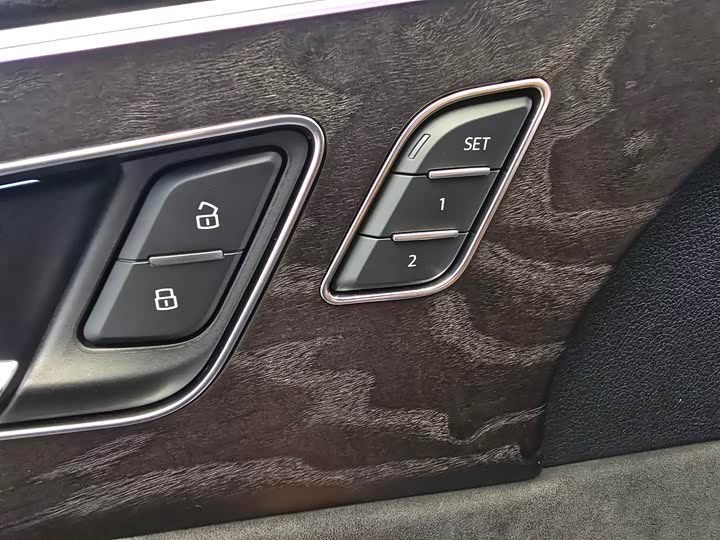 Audi Q8 2019 45 TFSI — фото 19