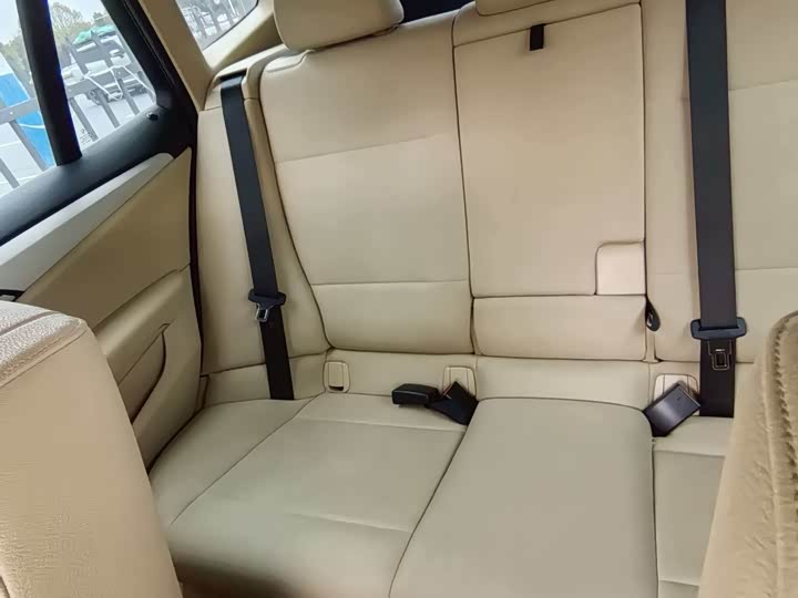 BMW X1 2014 s Drive 18i Leading — фото 6