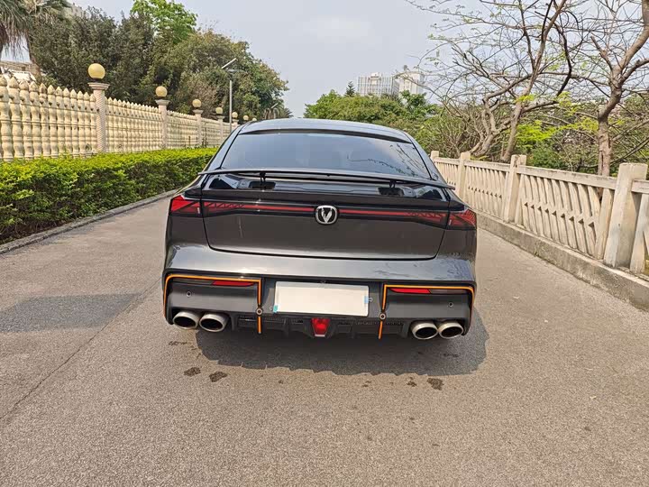 Changan UNI-V 2022 1.5 T — фото 16