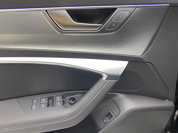 Audi A7L 2024 45 TFSI Luxury — фото 26