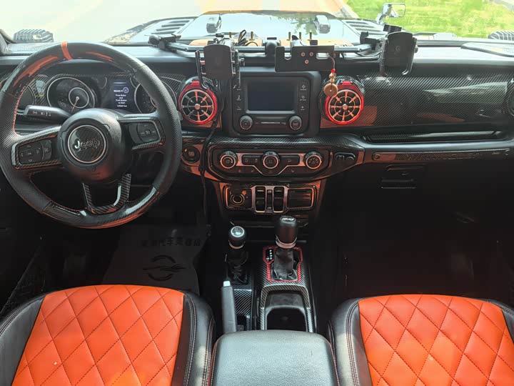 Jeep Wrangler — фото 6