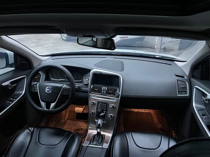 Volvo XC60 2017 T 5 AWD — фото 16