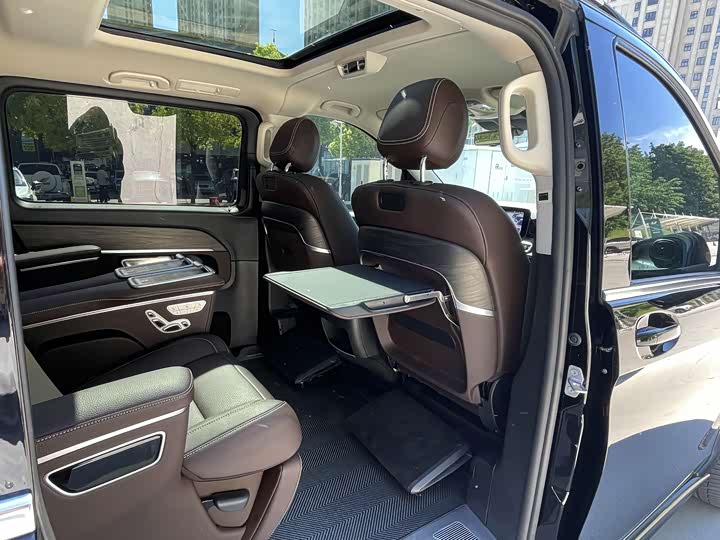 Mercedes-Benz V-Class 2024 V 300 L — фото 7